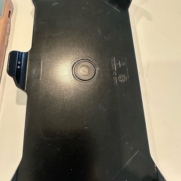 OtterBox iPhone Pro Max 12 Clip, Pink Phone Case & Frame. - Picture 4 of 8